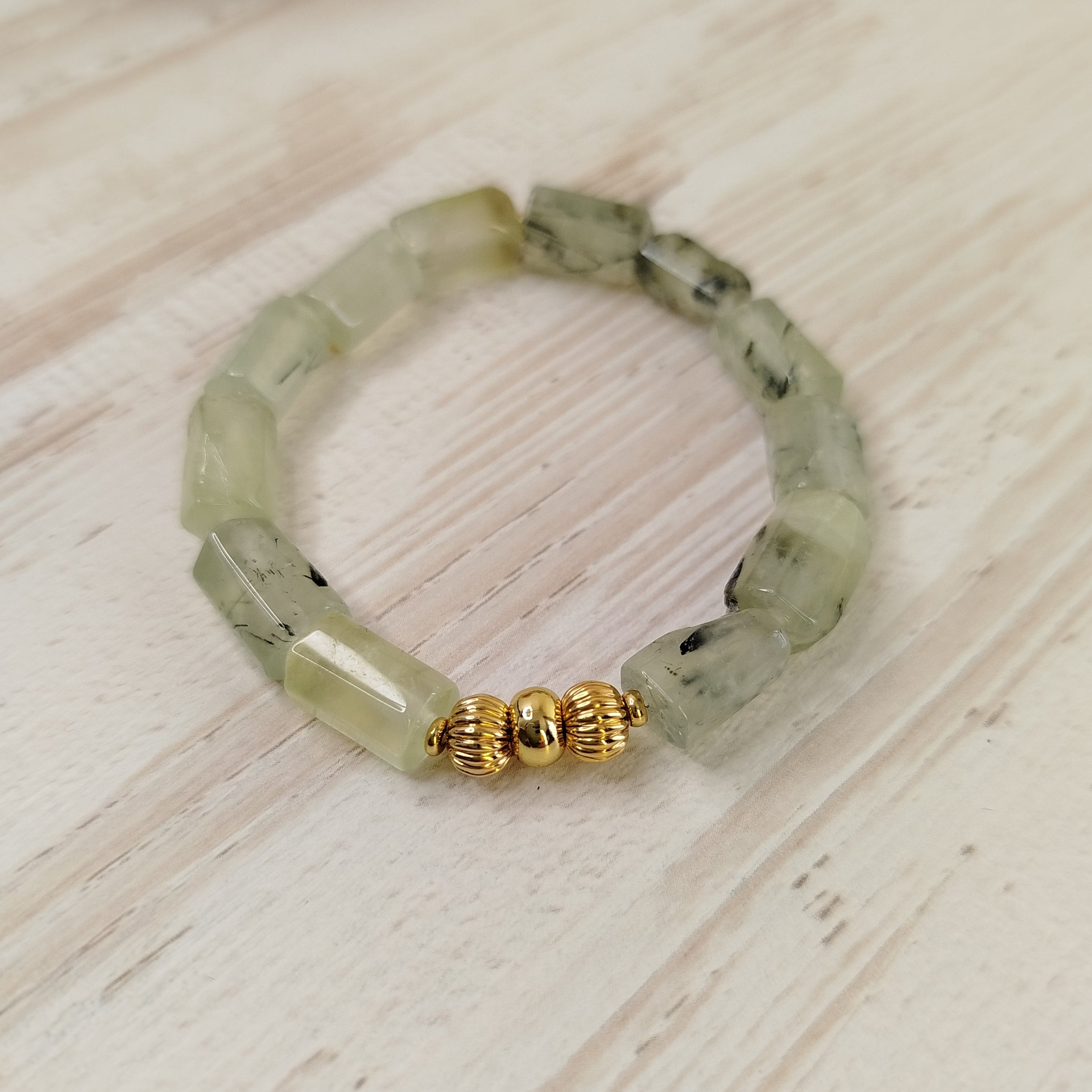 Pulsera Hesya · Prehnita para claridad mental, sanación emocional y conexión espiritual