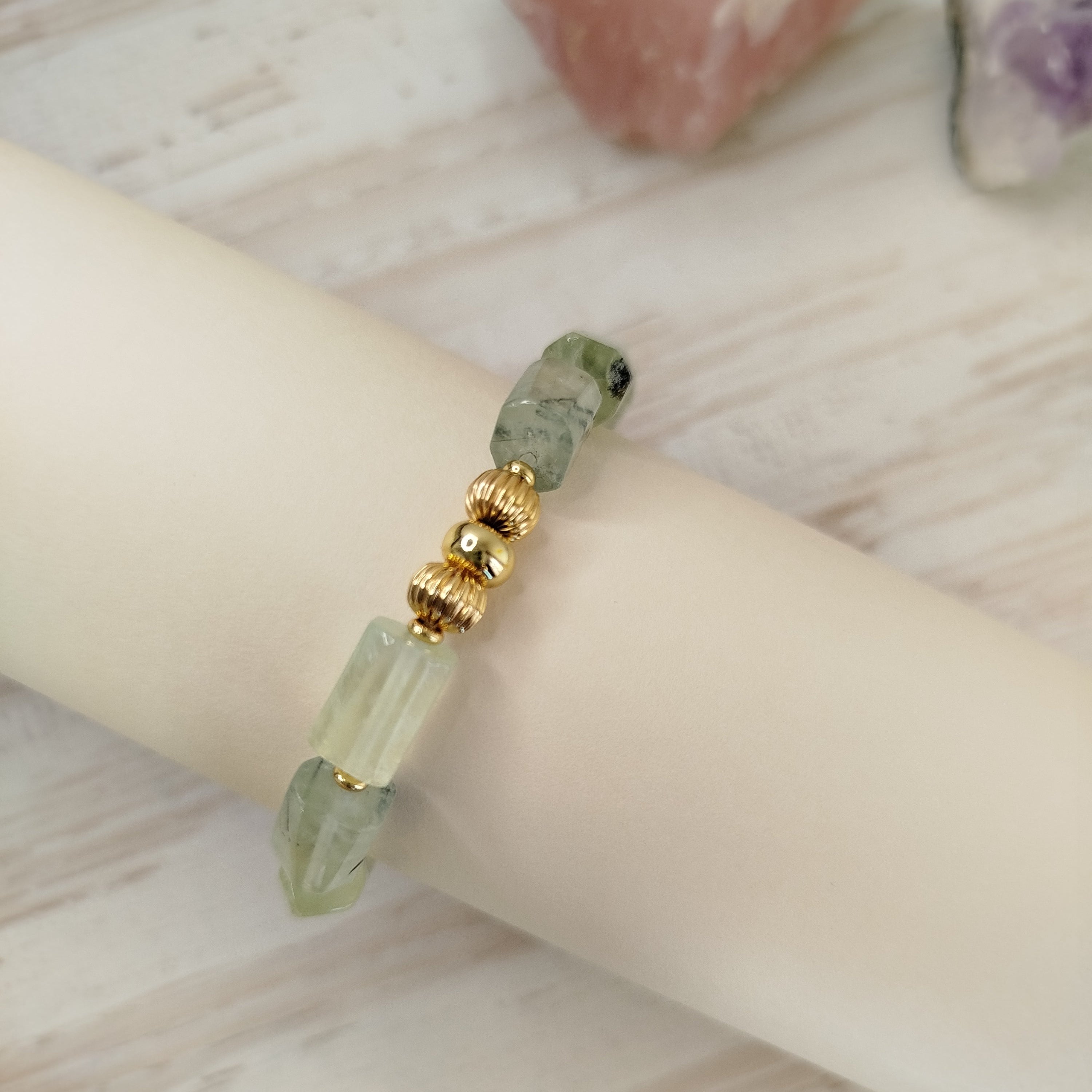 Pulsera Hesya · Prehnita para claridad mental, sanación emocional y conexión espiritual