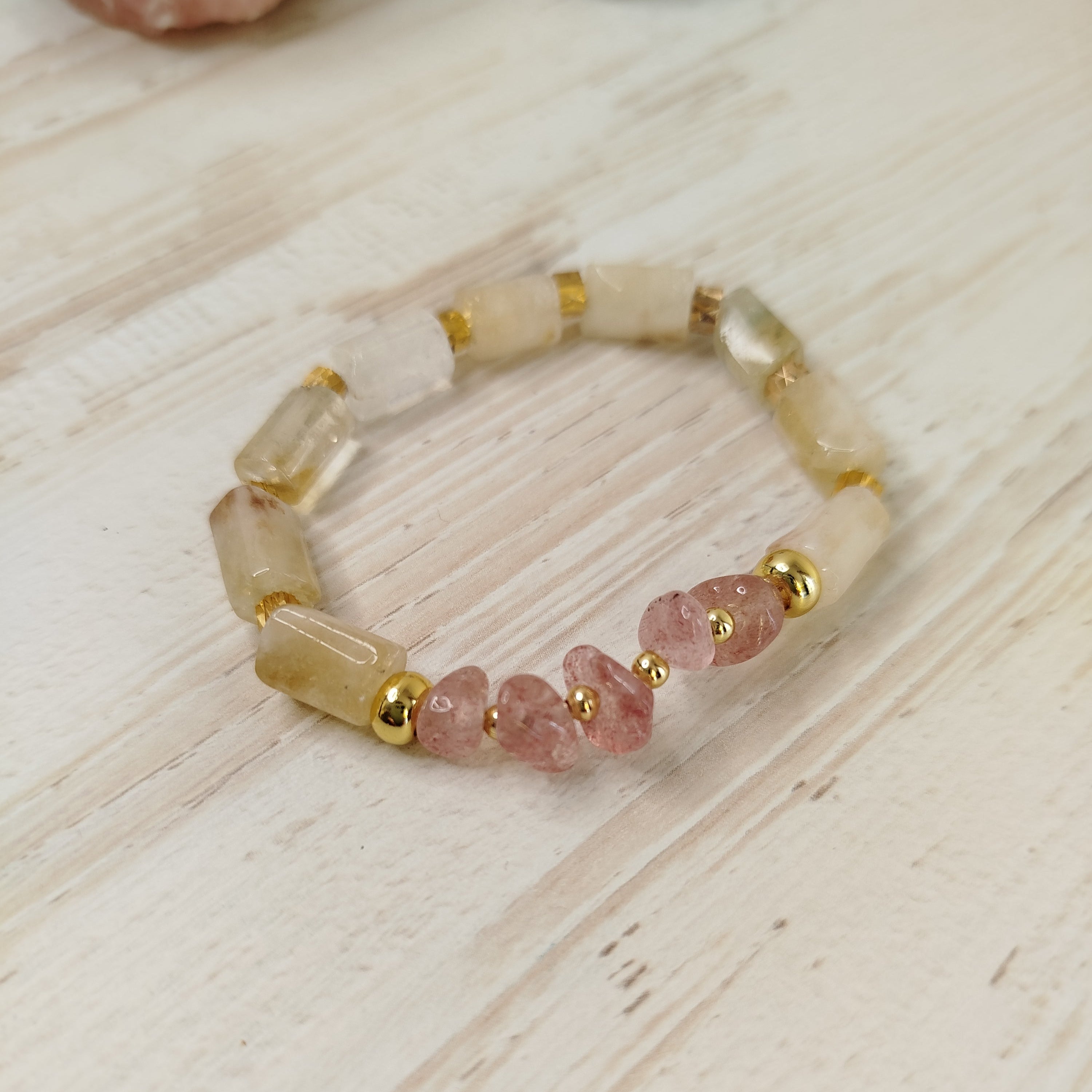 Pulsera Kira · Citrino y Cuarzo fresa para limpieza, motivación vital y creatividad
