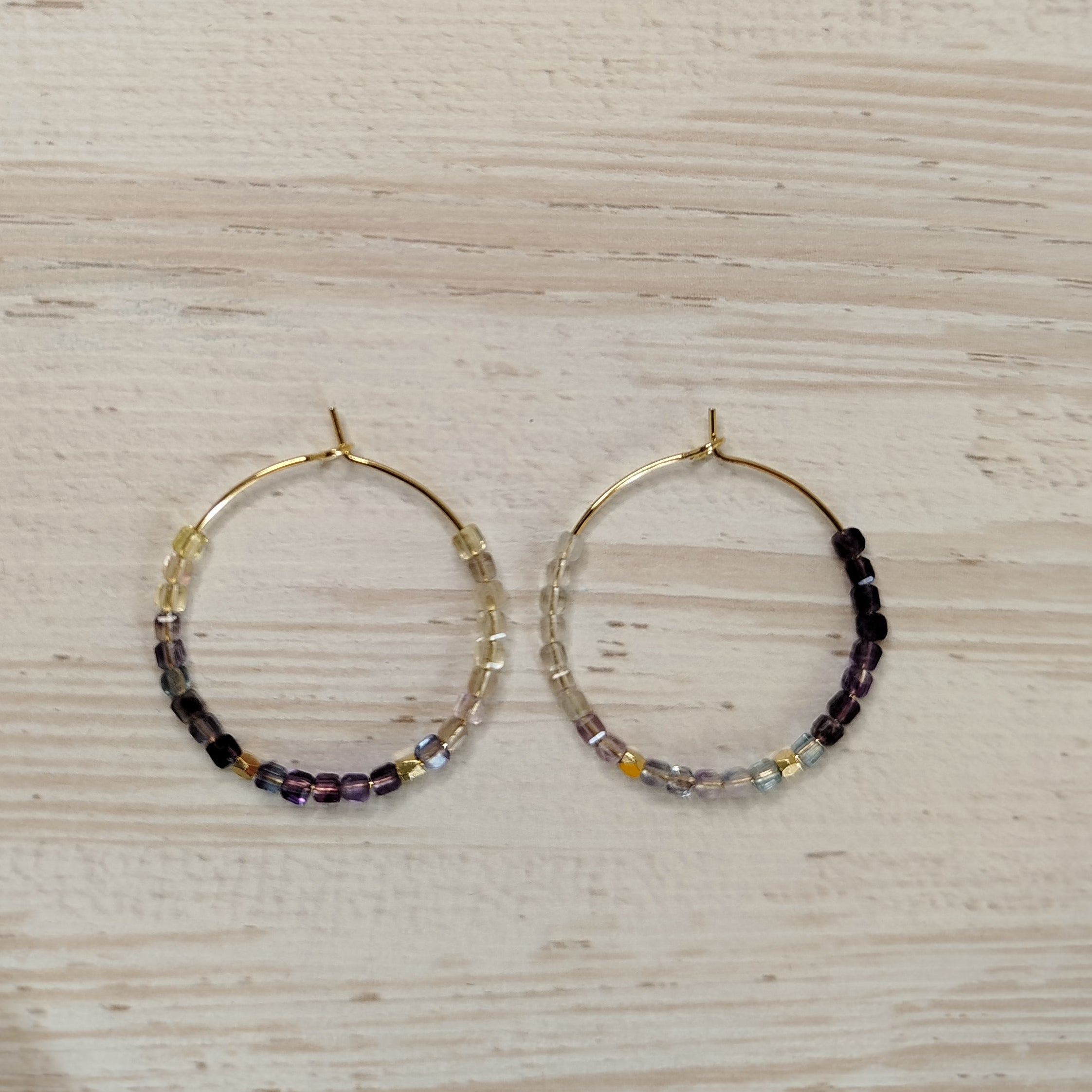 Pendientes de aro Silforha – Fluorita para limpieza y protección