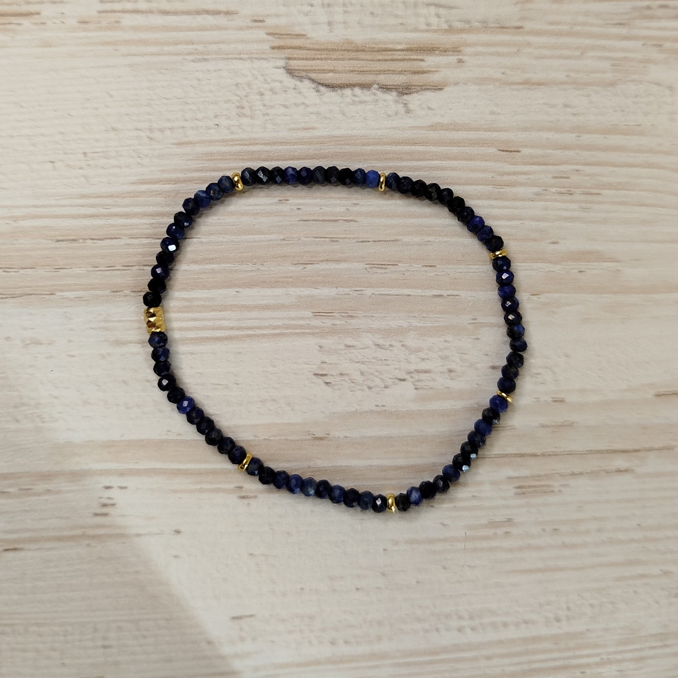 Pulsera Svara · Lapislázuli para calma y comunicación