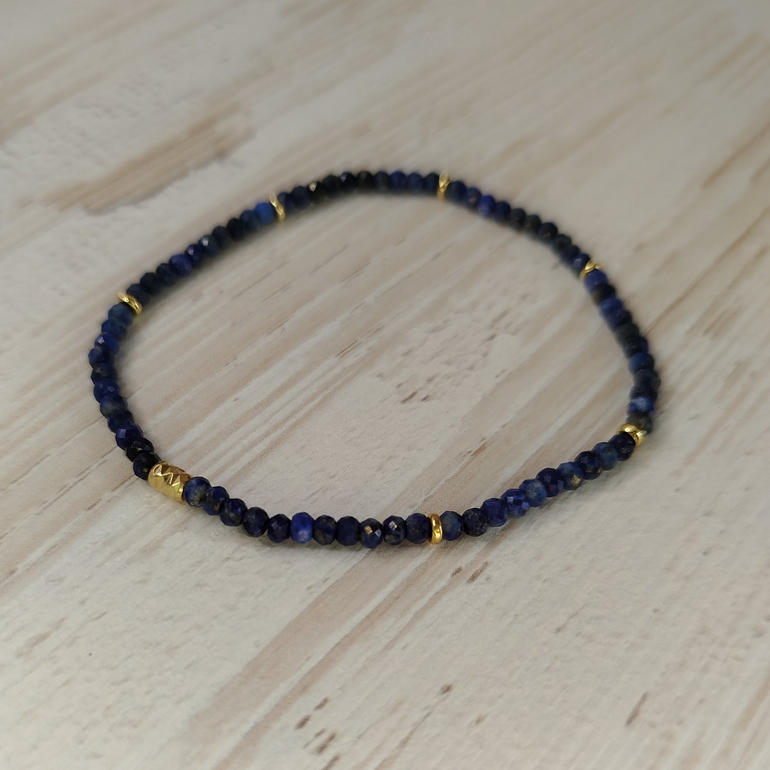 Pulsera Svara · Lapislázuli para calma y comunicación