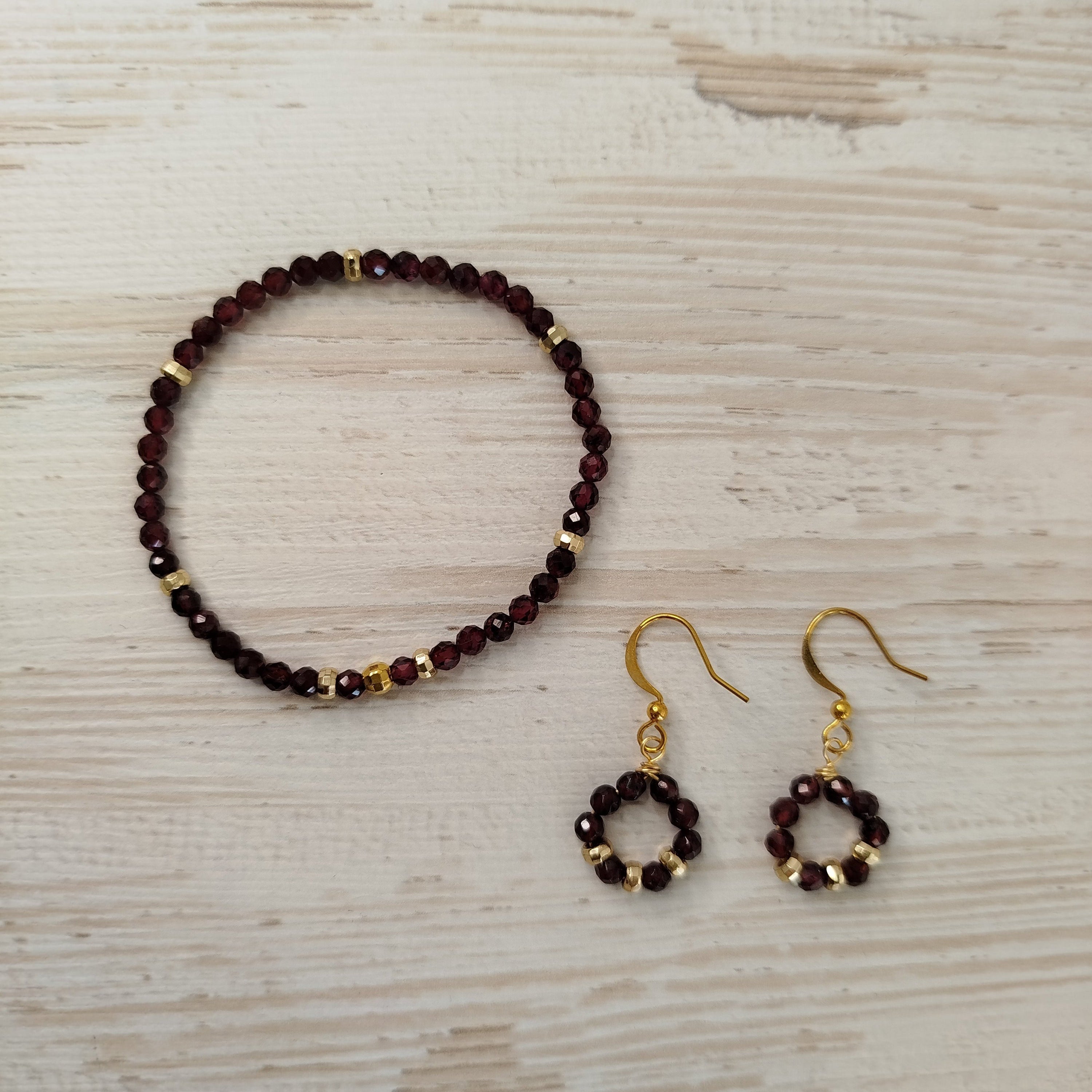 Pendientes Grenvara – Granate para vitalidad, confianza y limpieza