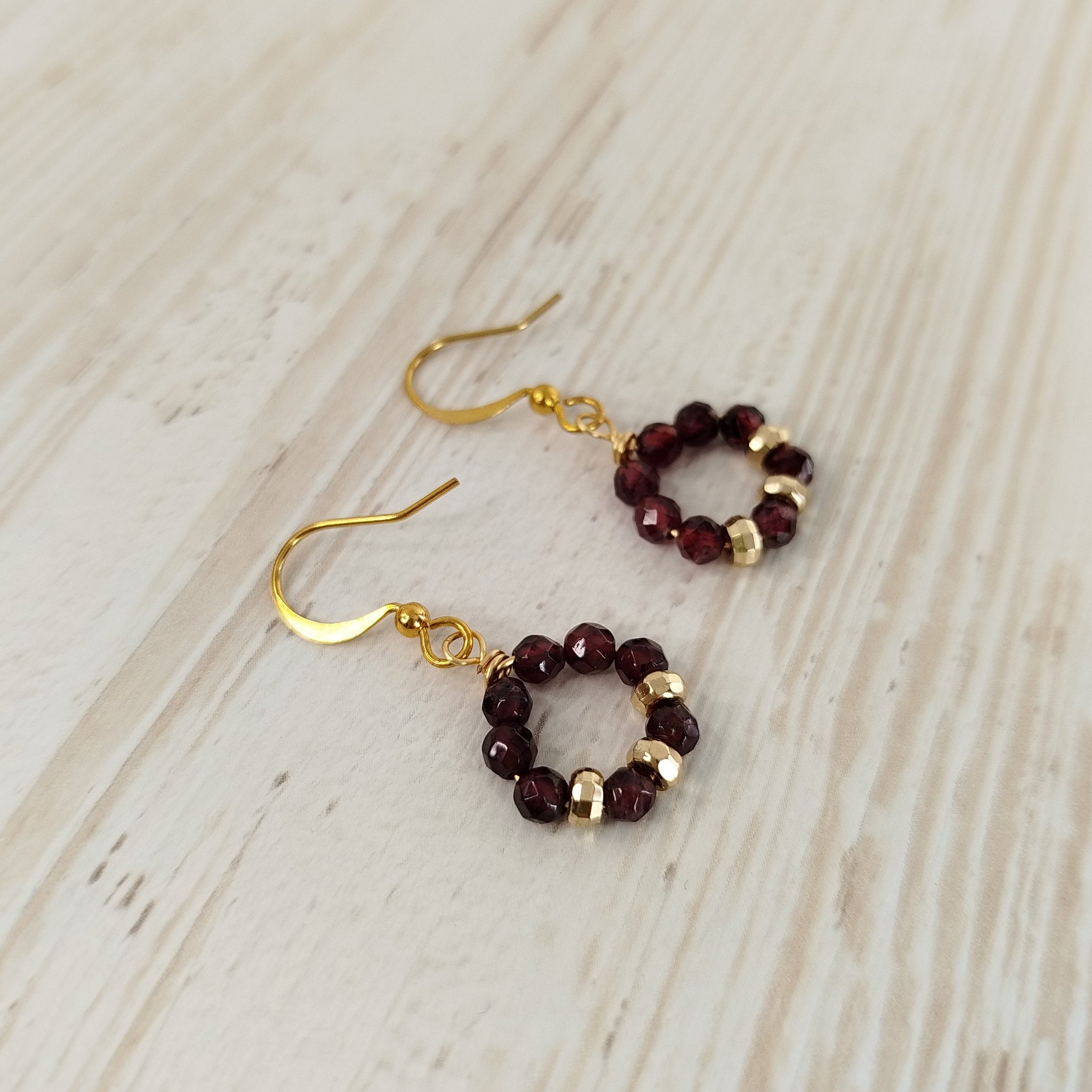 Pendientes Grenvara – Granate para vitalidad, confianza y limpieza