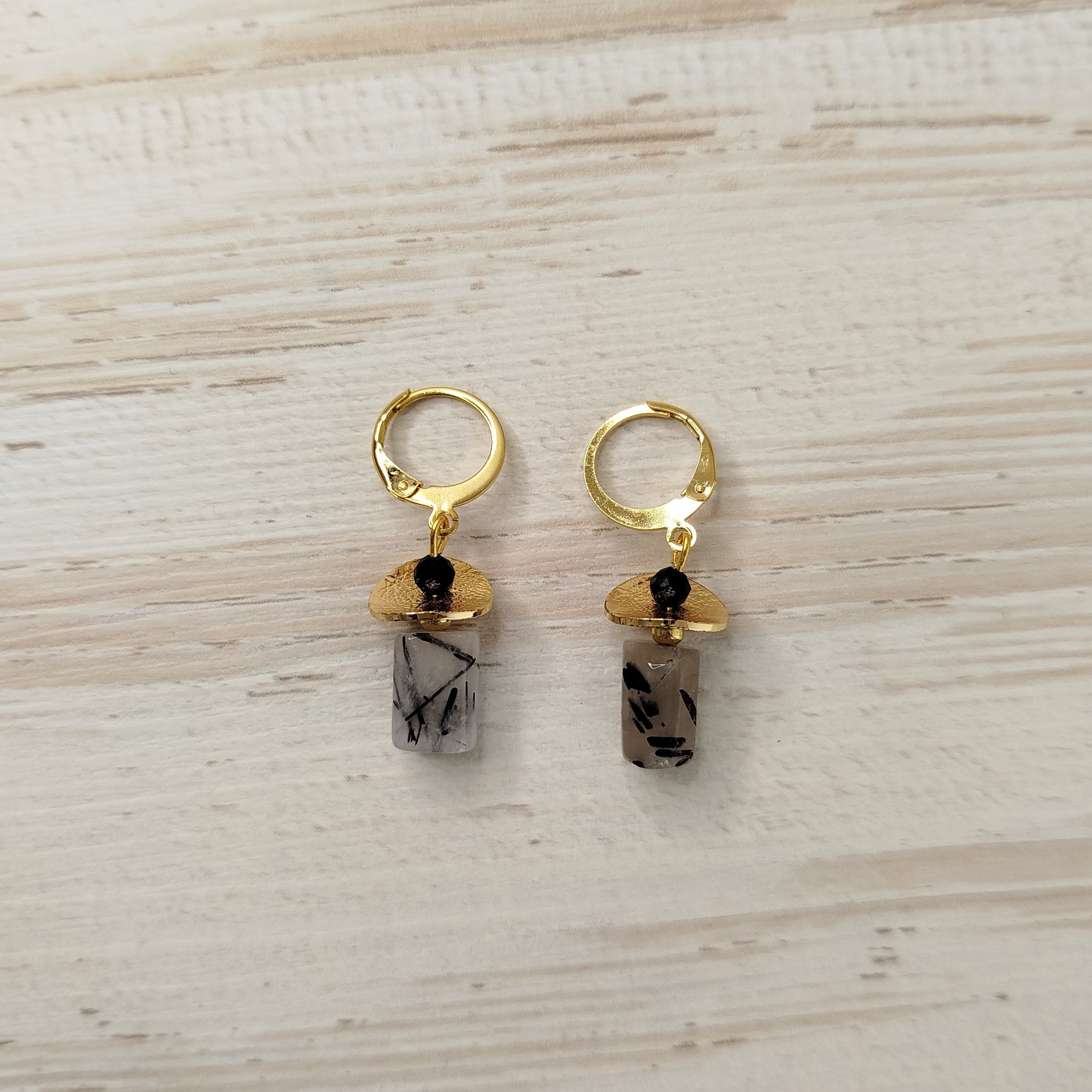 Pendientes Varkaline - Cuarzo turmalinado para claridad, protección y sanación