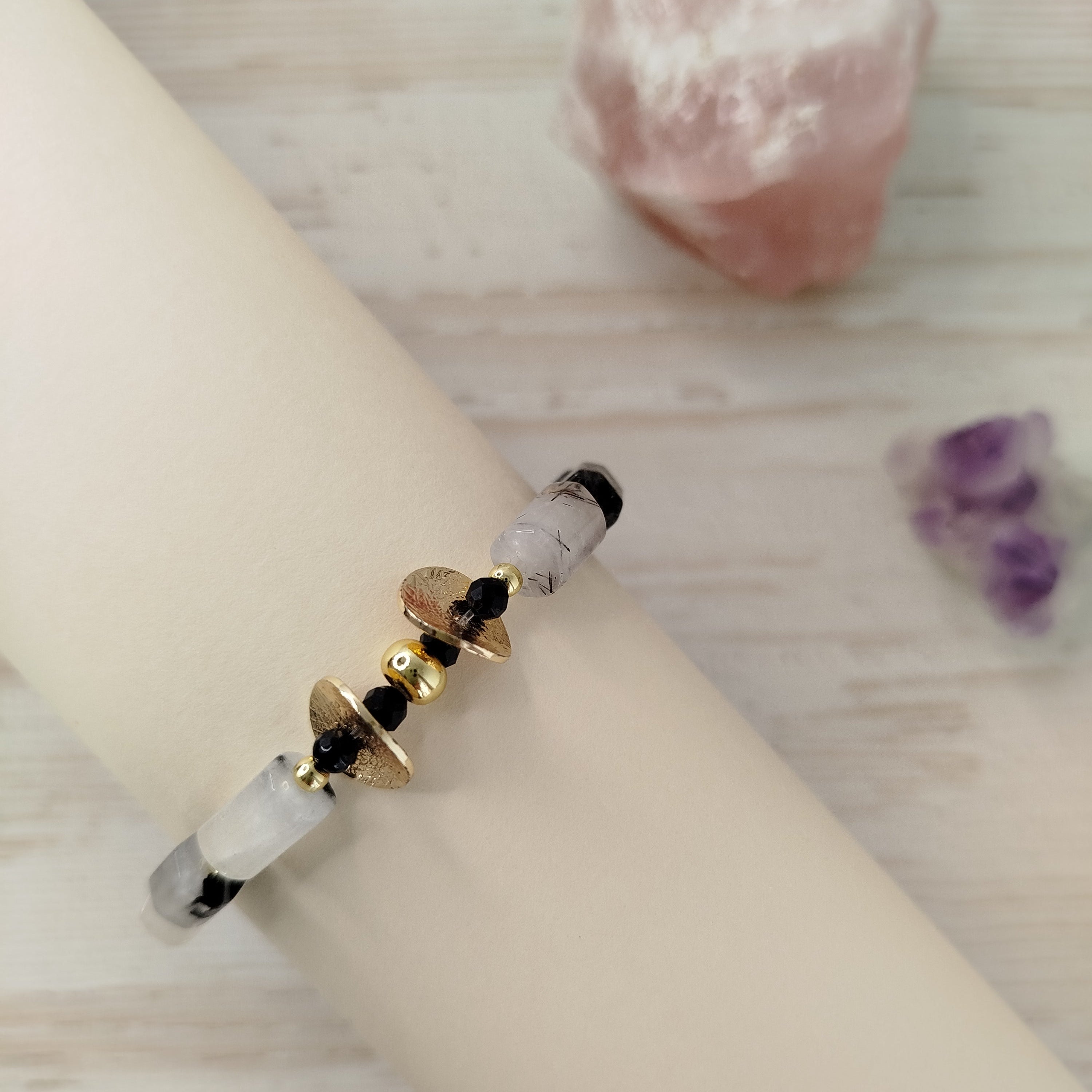 Pulsera Custo · Cuarzo turmalinado para protección, limpieza y claridad mental