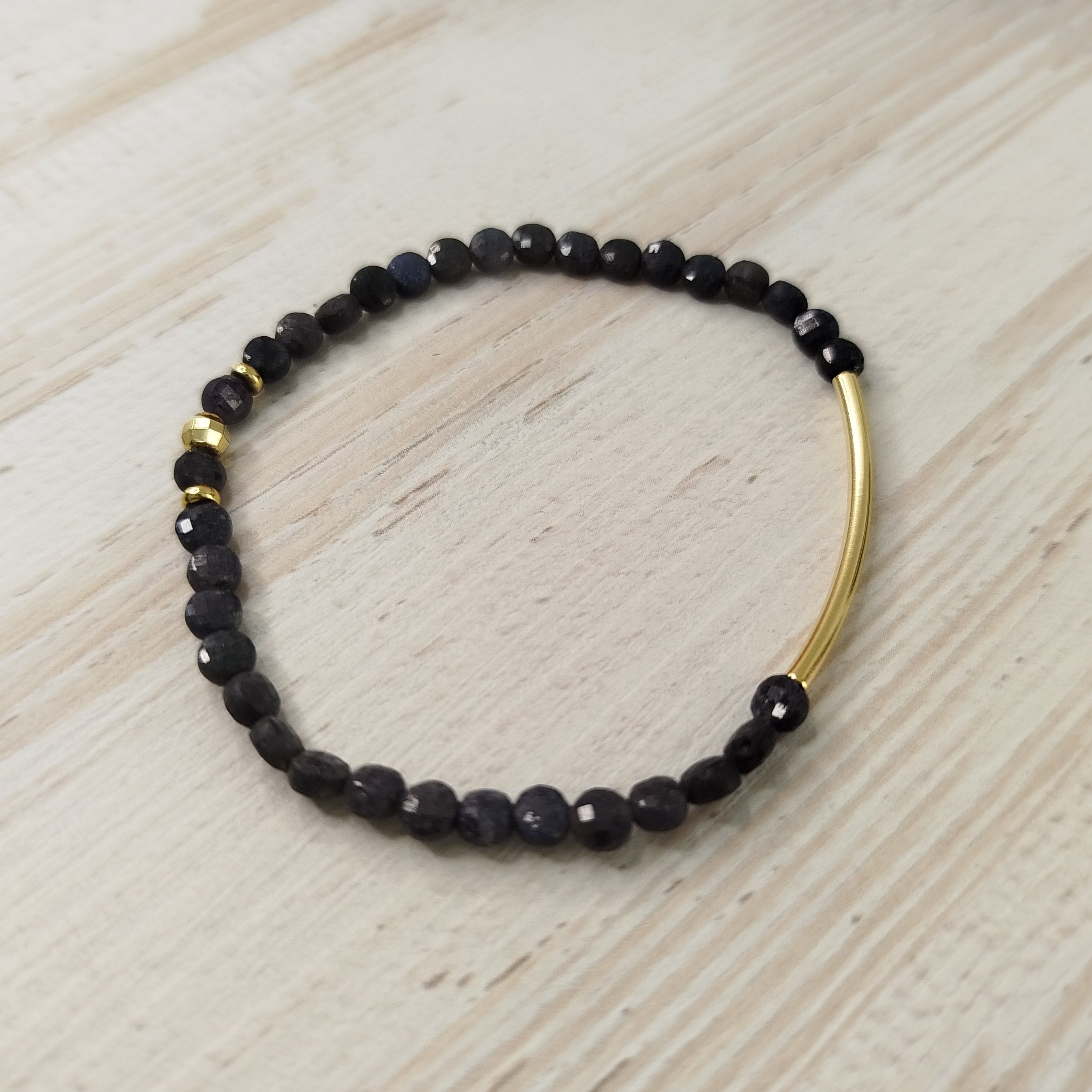 Pulsera Sofra · Zafiro para calma y comunicación