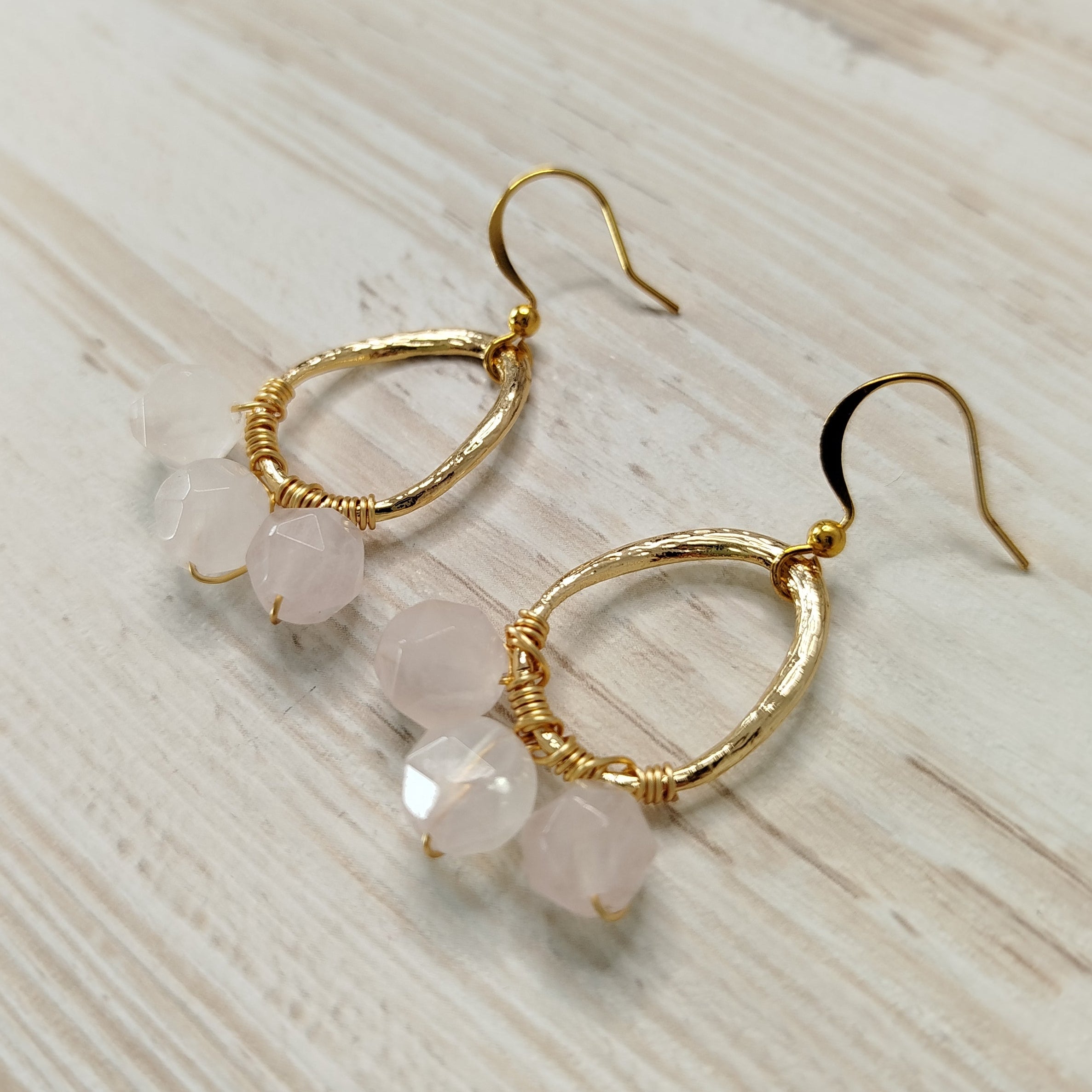 Pendientes Cora · Cuarzo rosa para autoestima y sanación emocional