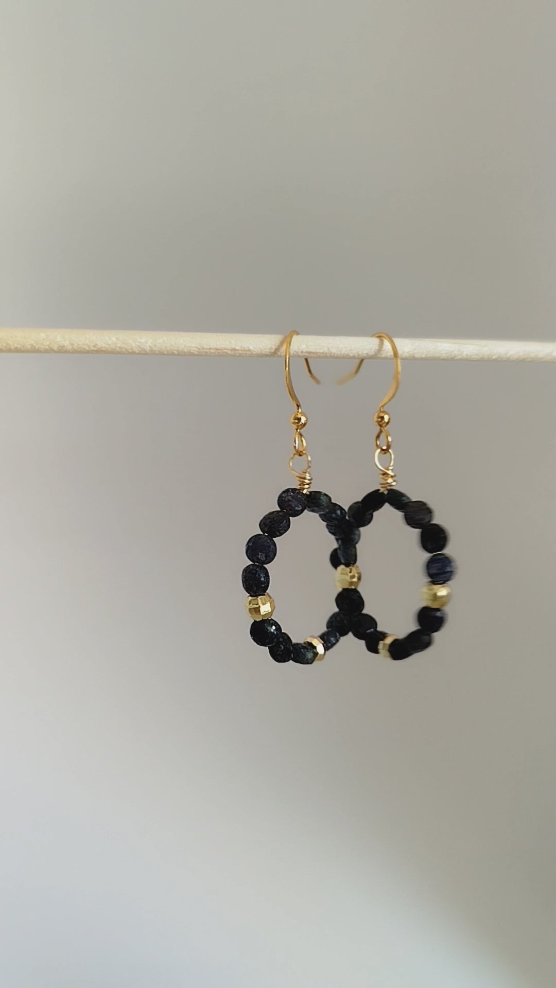 Pendientes Sofra · Zafiro para calma y comunicación