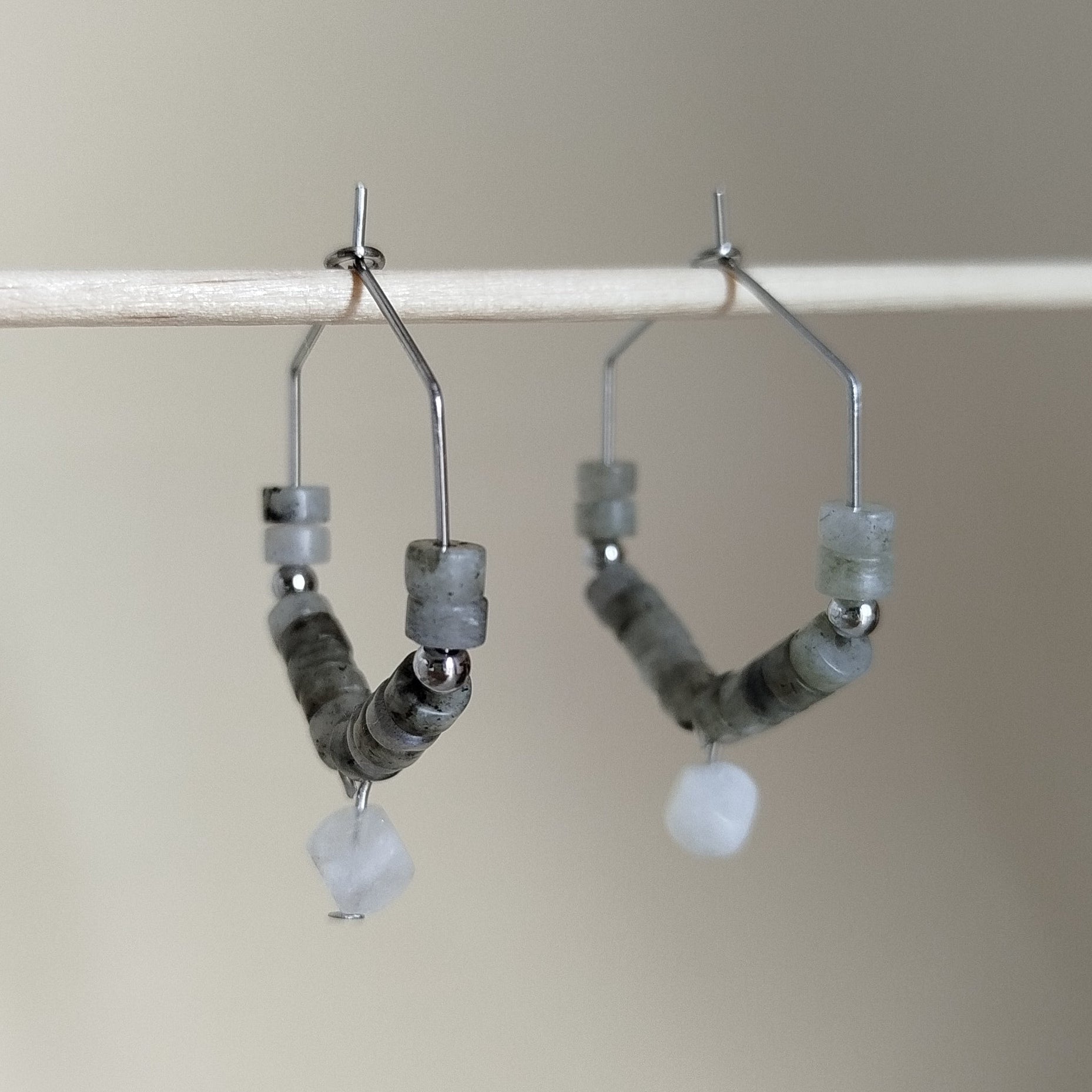 Pendientes Azora · Labradorita para protección, calma y conexión espiritual