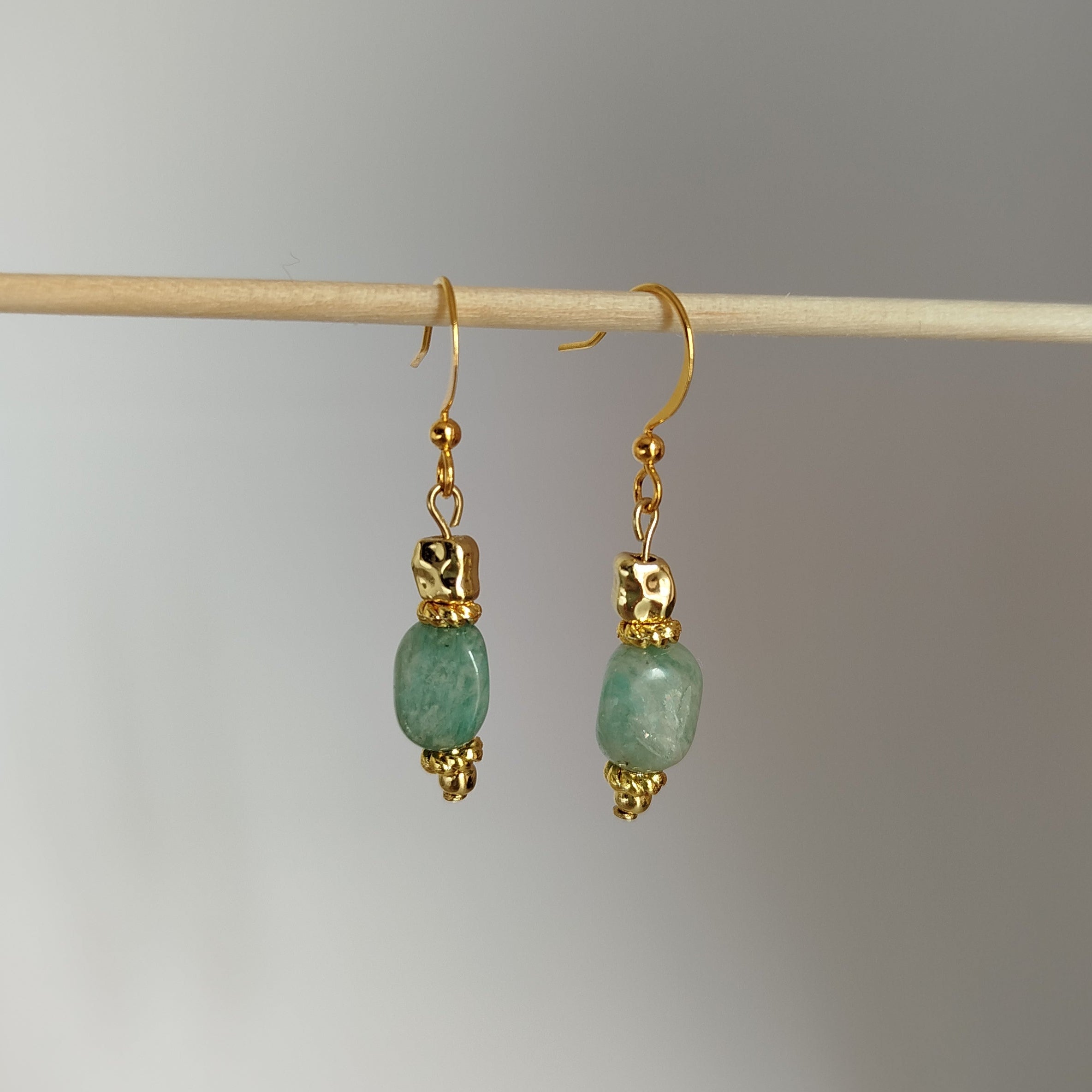 Pendientes Thales - Amazonita para calma, sanación emocional y comunicación