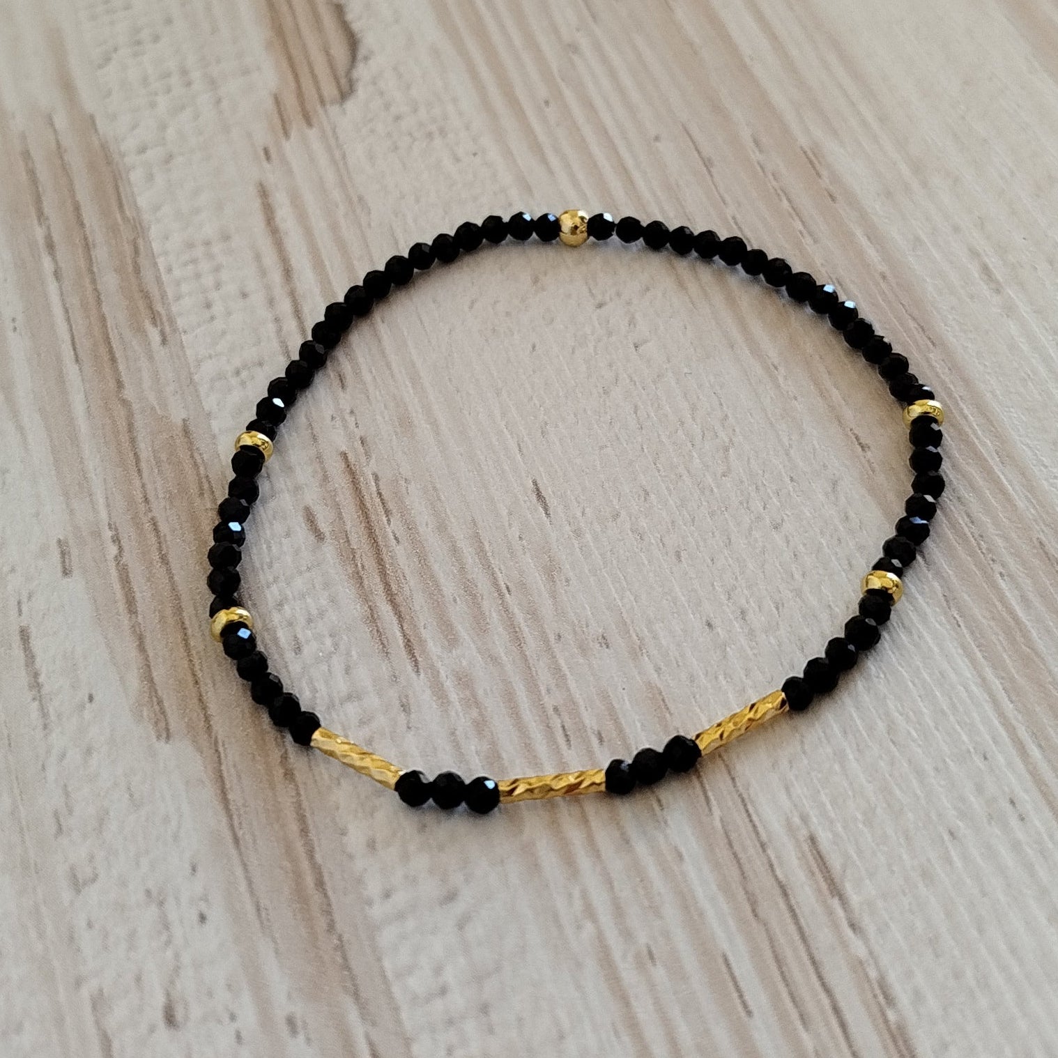 Pulsera Espinela Radda | Protección · Motivación · Confianza