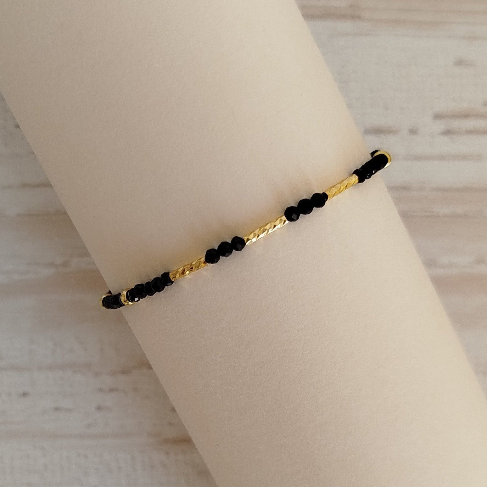 Pulsera Espinela Radda | Protección · Motivación · Confianza