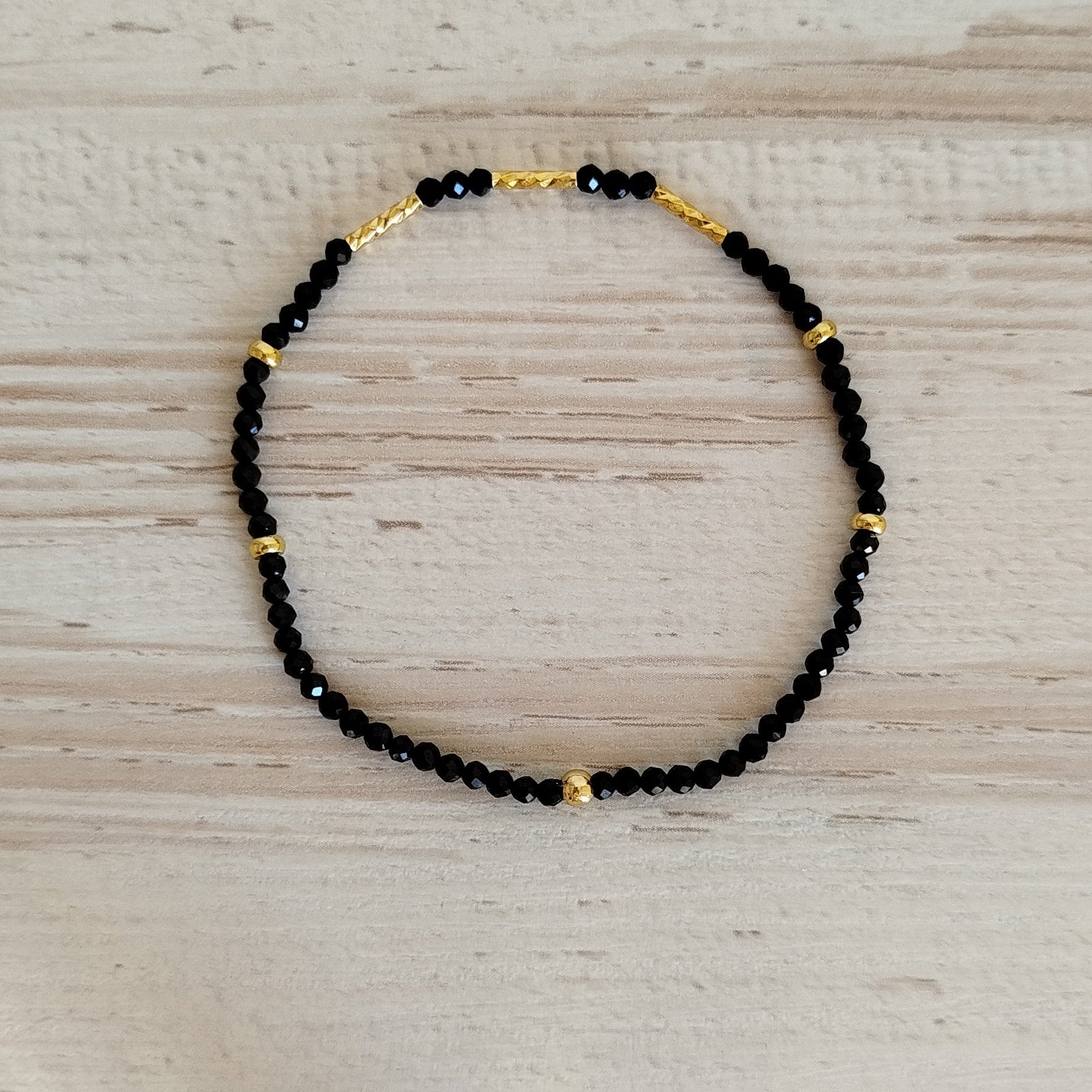 Pulsera Espinela Radda | Protección · Motivación · Confianza