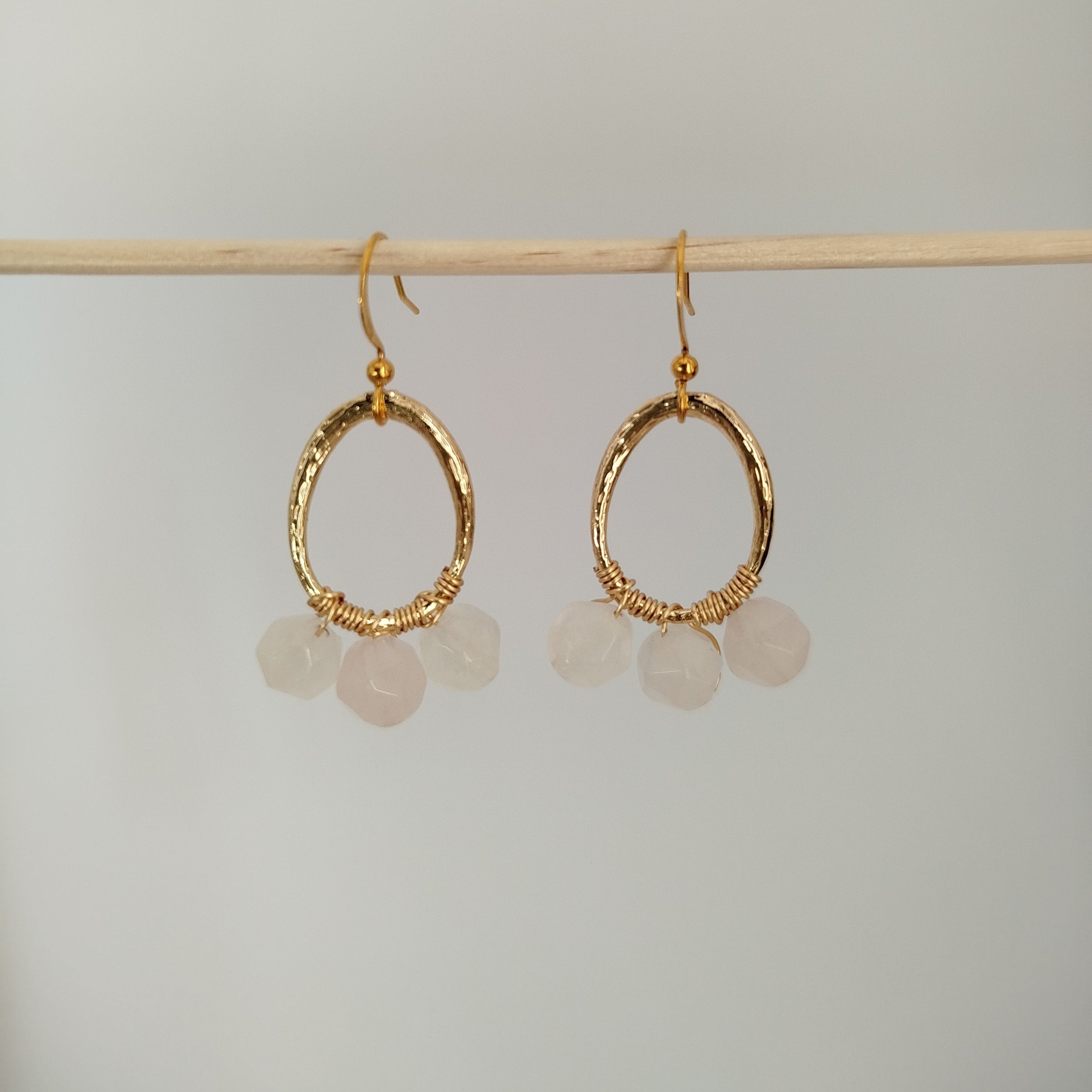 Pendientes Cora · Cuarzo rosa para autoestima y sanación emocional