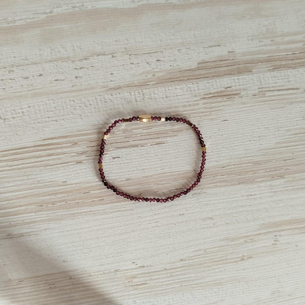 Pulsera Granate Grevara | Vitalidad · Confianza · Limpieza