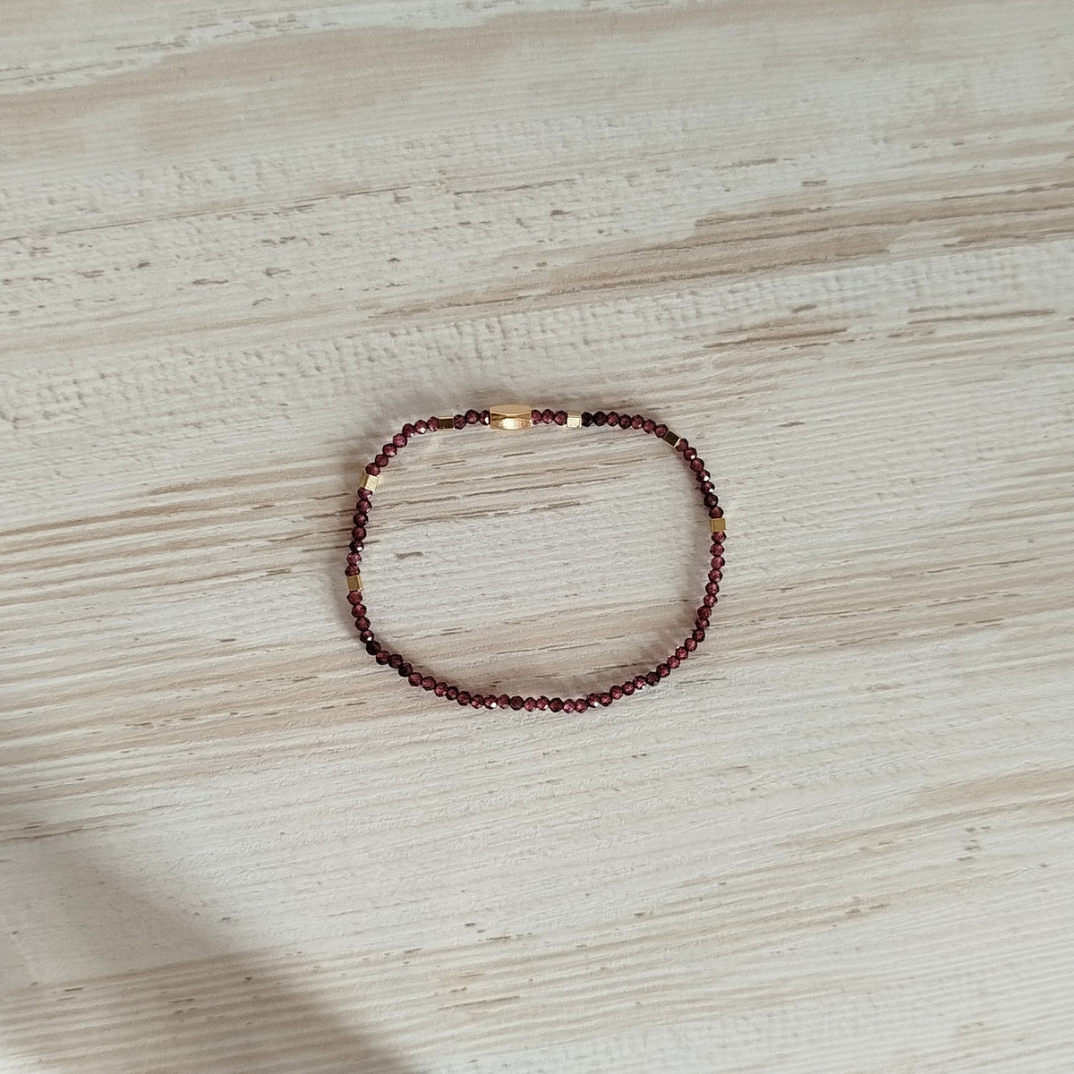 Pulsera Granate Grevara | Vitalidad · Confianza · Limpieza